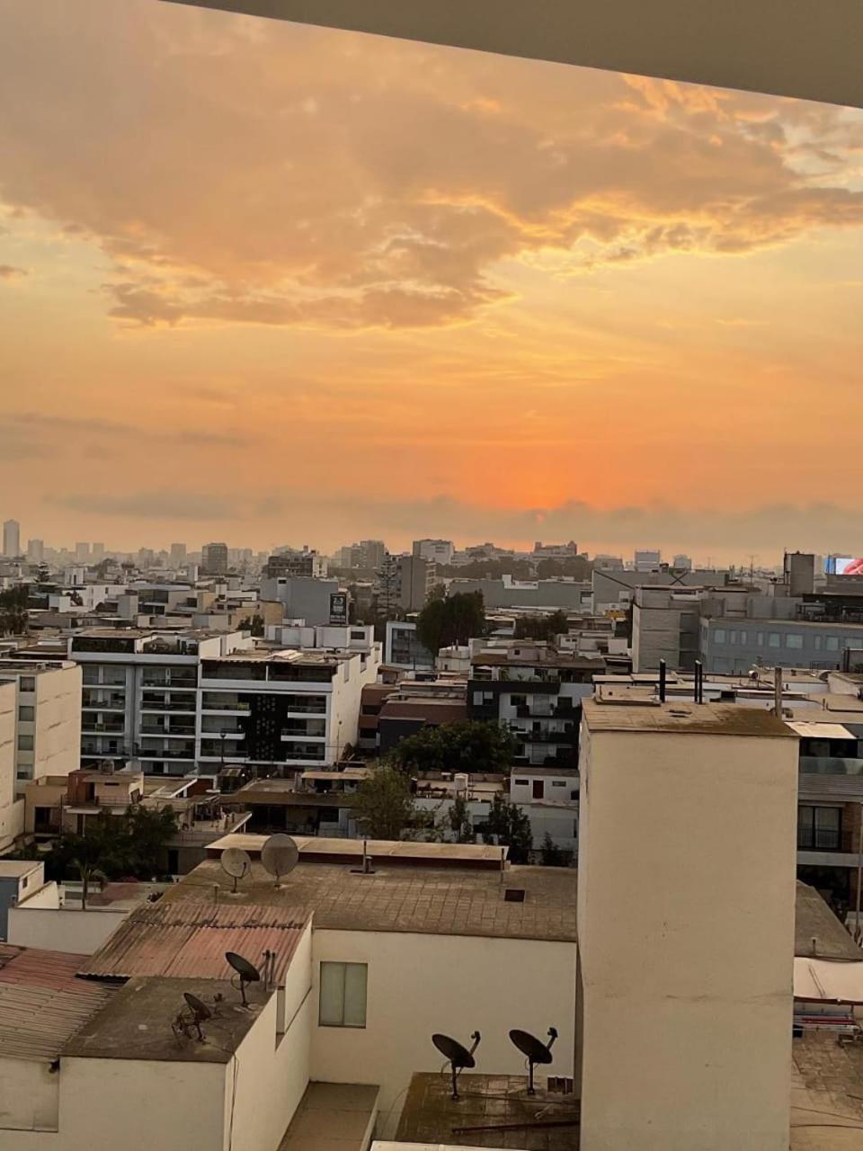 Privada Con Bano Exclusivo Cerca A Chacarilla De Surco Lima