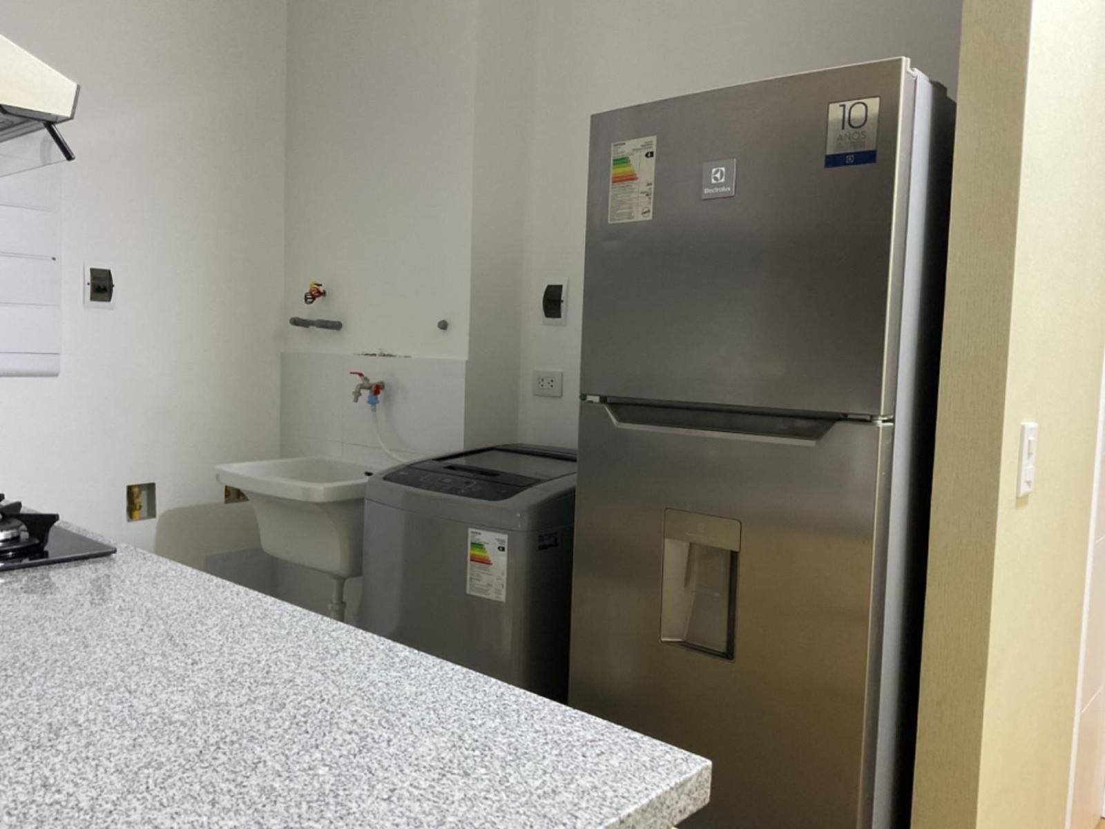 Privada Con Bano Exclusivo Cerca A Chacarilla De Surco